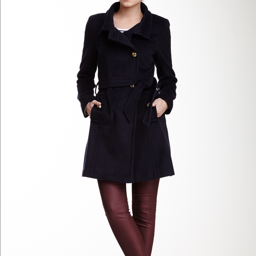 T Tahari - Coat- LIKE NEW & Perfect for Winter!❄️